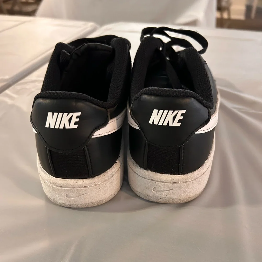 Nike Court Royale 2 Black White US 9 UK 6.5 EUR 40.5‎ Cm 26